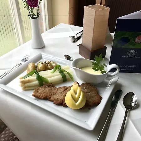 Hotel Park Fasanerie 4*